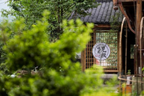 Отель The Micro Hostel Mt.Emei  Лэшань